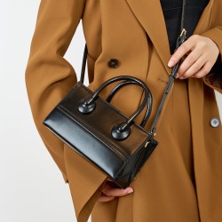 2022 New Bags Women’s Niche Design Fashion Trend Hand-held Light Luxury One-Shoulder Cross-body Genuine Leather Small Square Bag